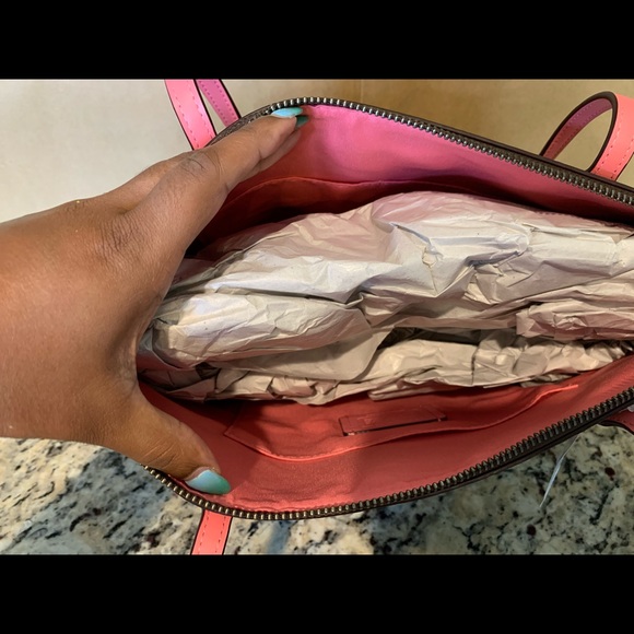 Beautiful Coach tote!! 👜🤎 - Picture 4 of 7